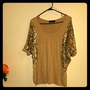 ❌SOLD❌Sequin shirt with butterfly sleeve