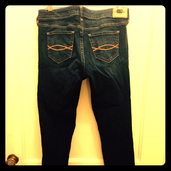 Dark wash Abercrombie&Fitch skinny jeans!