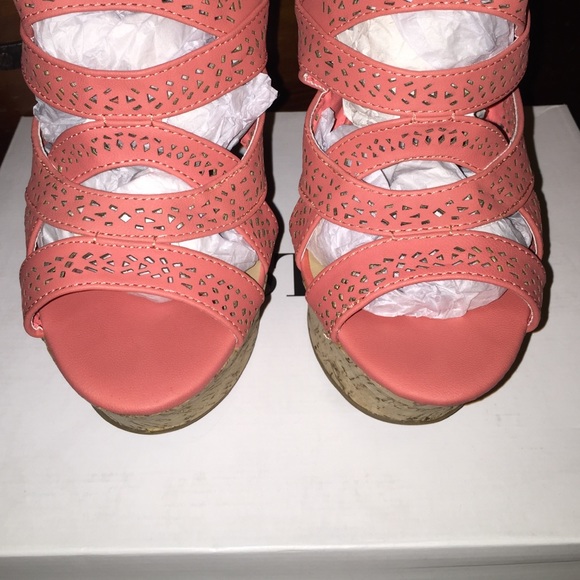 Sandals - Picture 2 of 4