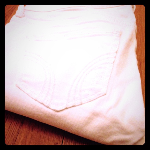 White Hollister skinny jeans!