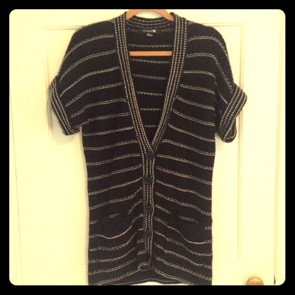 F21 black striped short-sleeved sweater