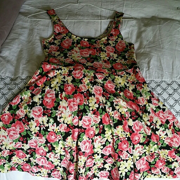 Summer floral cute dress!