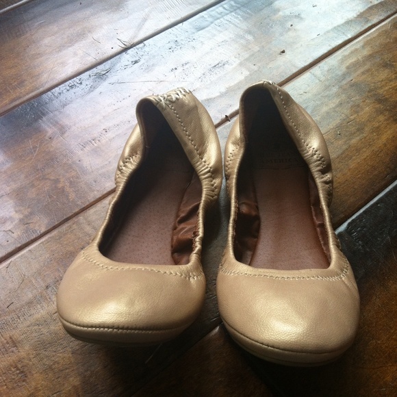 Lucky Brand Nude Flats