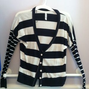 Long sleeve light weight button down shirt