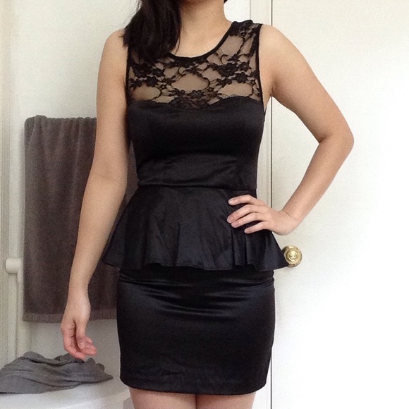 Black peplum dress - Picture 2 of 3