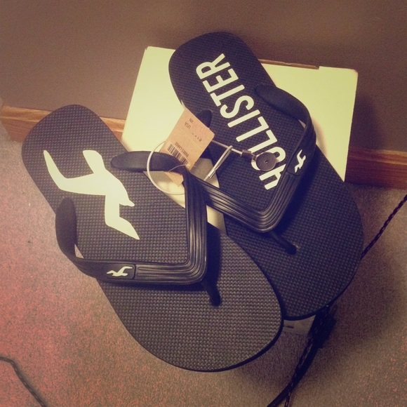 Men's Hollister flip flops