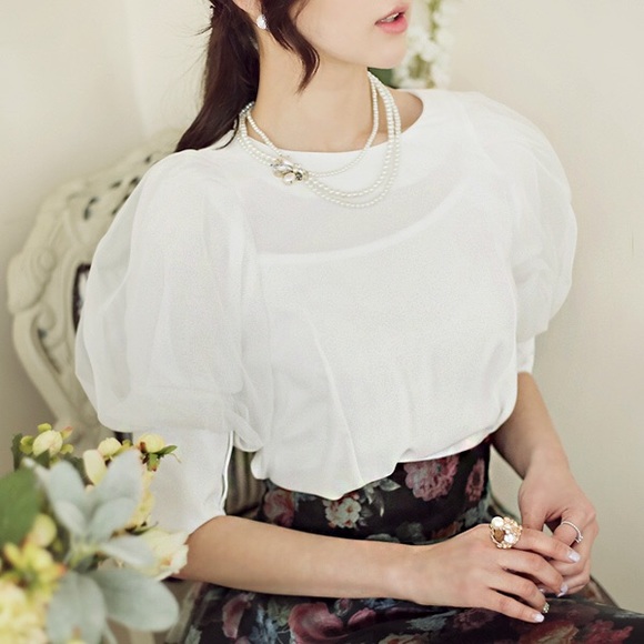 White chiffon poofy sleeve blouse