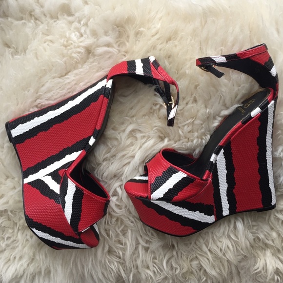 Faux snake skin wedges