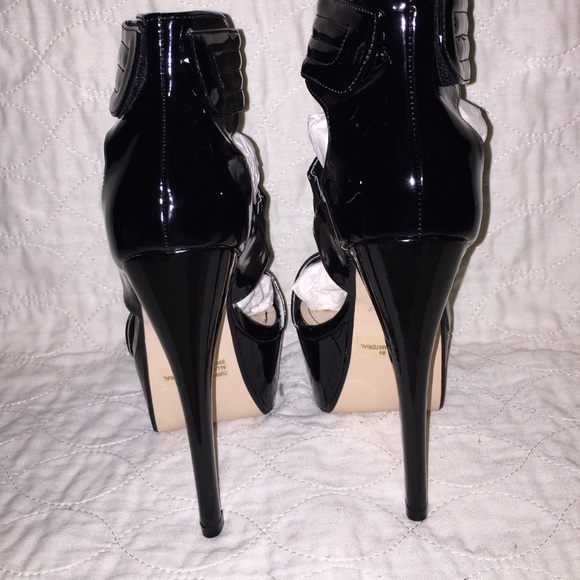 Black high-heeled party shoe - Picture 2 of 4