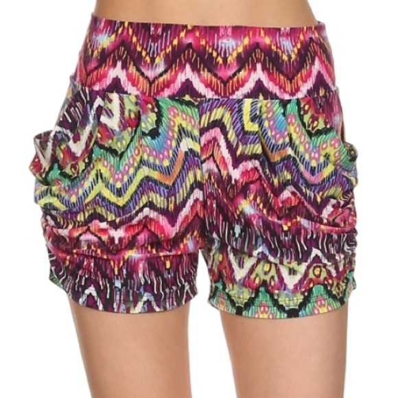 LAST PAIR!! Tribal Print Shorts - Picture 2 of 4