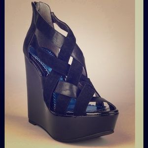 Luichiny black platform wedge sandals