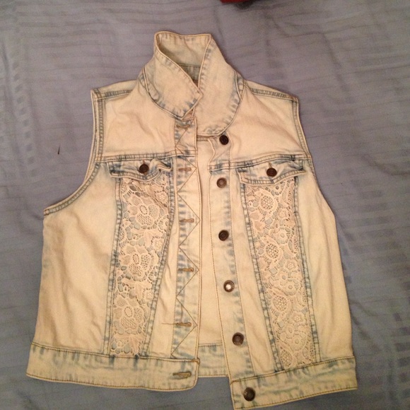 TARGET LACEY VEST