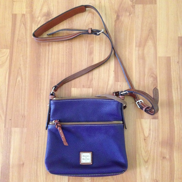 Donney & Bourke crossover handbag (purple)
