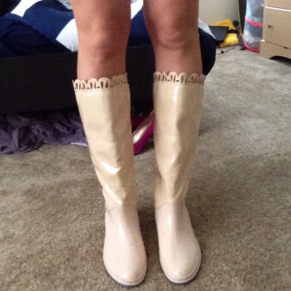Boot and skirt bundle