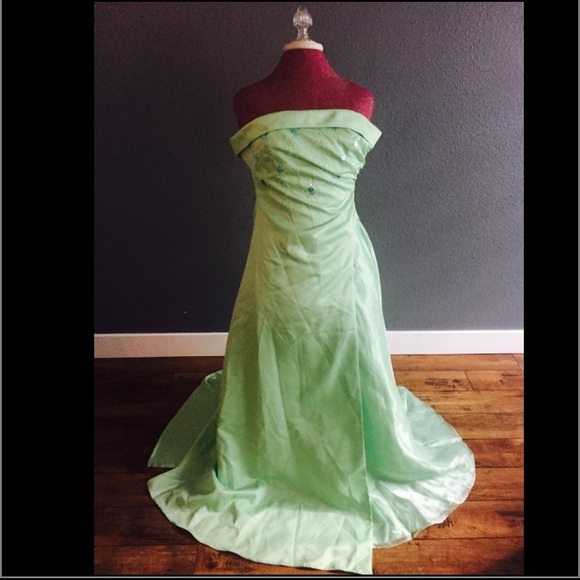 Prom dress - Picture 4 of 4