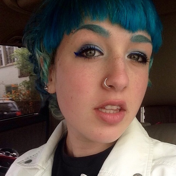 MEET YOUR SELLER 😋😍😘