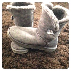 Grey Bailey button bling