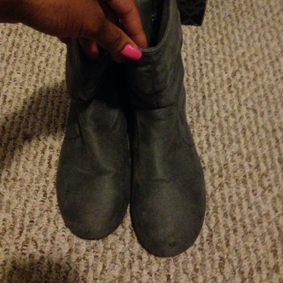 Gray booties - Picture 2 of 3