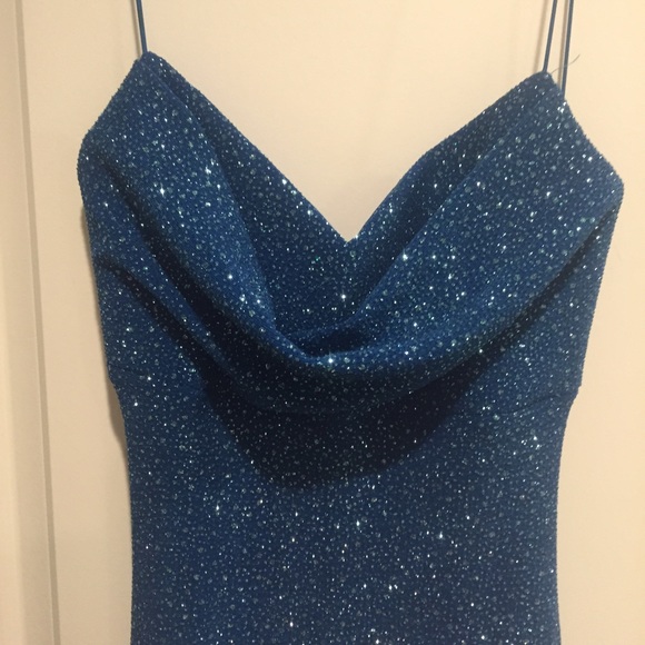 Prom dress. - Picture 2 of 4