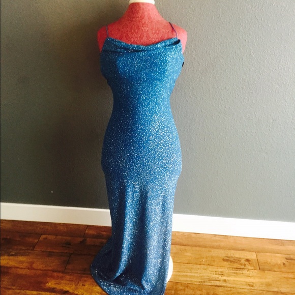 Prom dress. - Picture 3 of 4