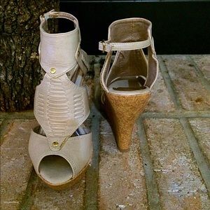 Chic wedge platform sandals