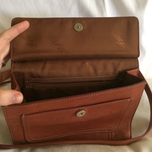 Fossil Vintage Leather Cross Body - Picture 2 of 3