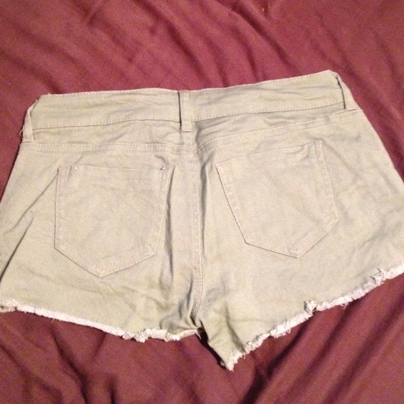 Shorts - Picture 2 of 3