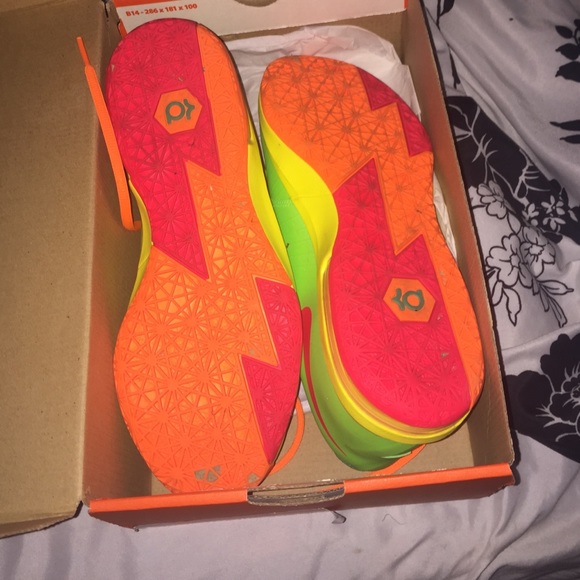 like new KDs worn twice - Picture 2 of 4