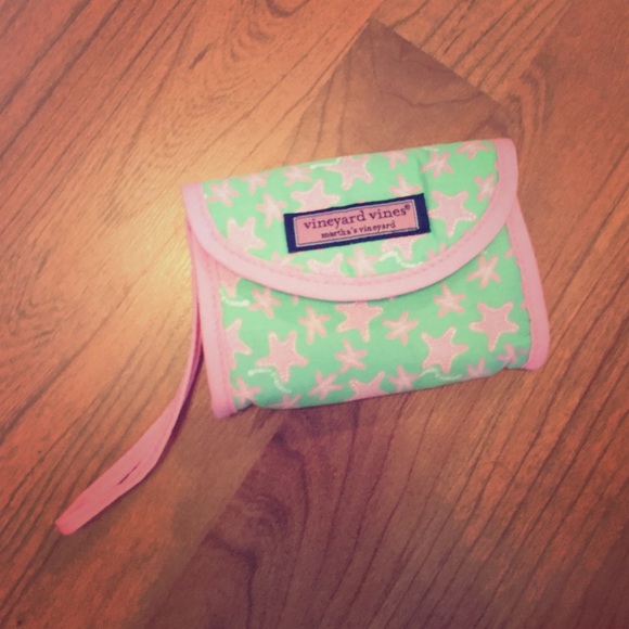 Vineyard Vines Pouch