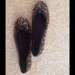 Darling leopard print ballet flats.