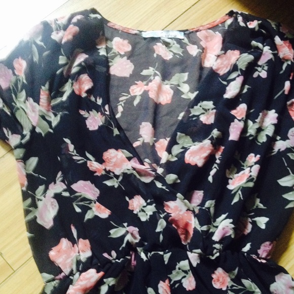 Cecico Dresses - Cute Flowery Shorts With Long Sleeve Romper 💕 Cecico Dresses - Cute Flowery Shorts With Long Sleeve Romper 💕