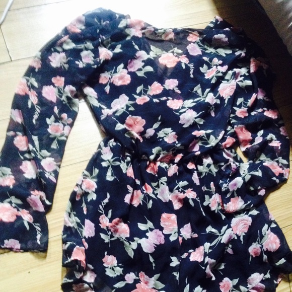Cecico Dresses - Cute Flowery Shorts With Long Sleeve Romper 💕 Cecico Dresses - Cute Flowery Shorts With Long Sleeve Romper 💕