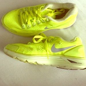 Nike lunarlon running shoes