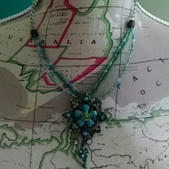 Beautiful necklace from Forever 21