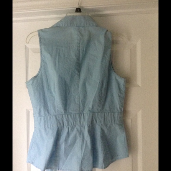Ann Taylor LOFT Sleeveless Light Blue Button Down - Picture 3 of 3