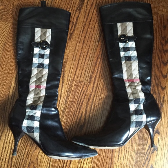 Authentic Burberry boots - Picture 1 of 4