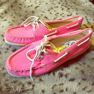 Pink sperry top-sider boat shoes
