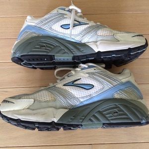 linear platform shoes