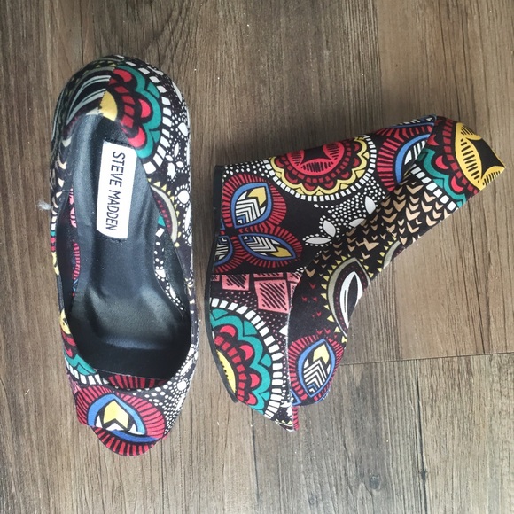 Steven Madden Multi-Colored Wedges