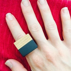 Square retro ring