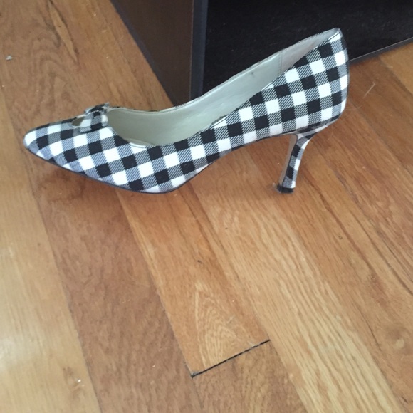 2.5" heels - Picture 2 of 3