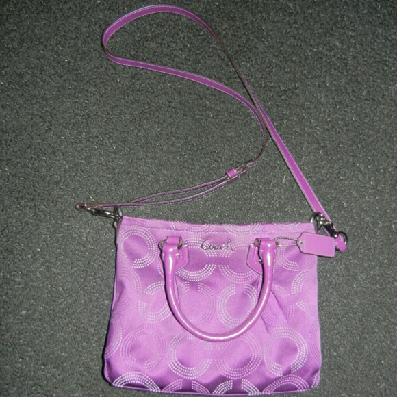 Authentic Coach crossbody - Picture 2 of 2