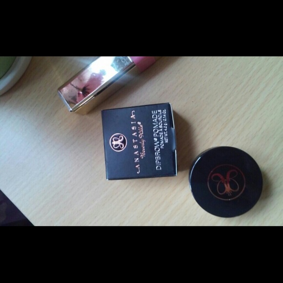 ✨ANASTASIA BERVELY HILLS ✨