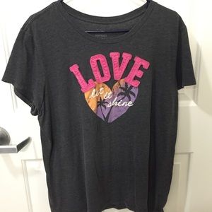 Old navy t shirt