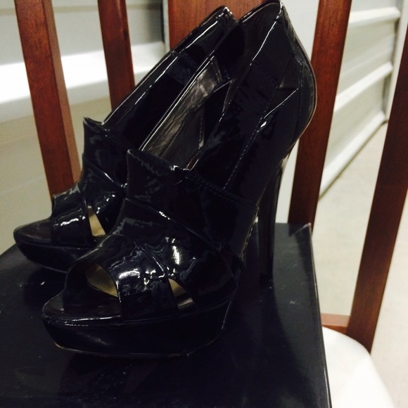 Black patent leather Steve Madden heels - Picture 3 of 3
