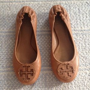 Tory Burch 8.5 Reva Flats in Tan