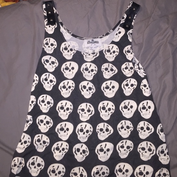Black and white flowy skull tank