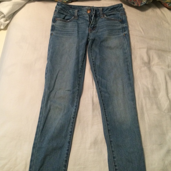 American Eagle light wash jeggings
