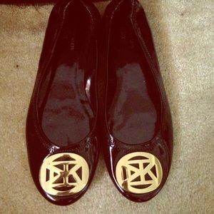 AK Anne Klein flats