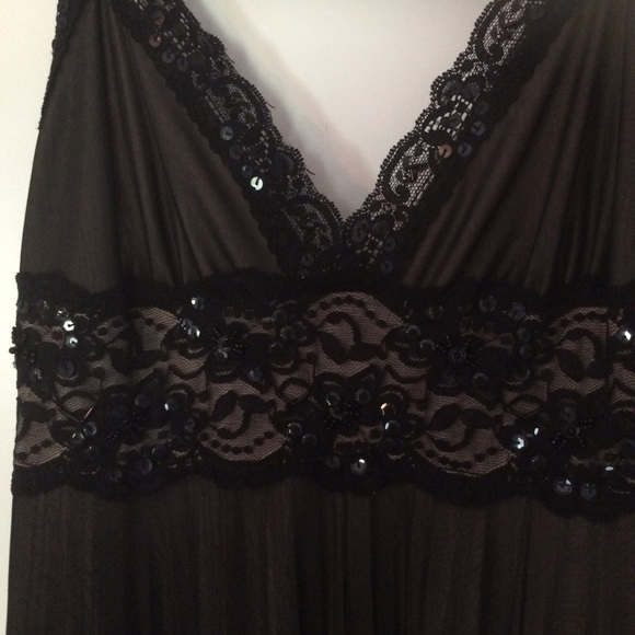 ❤️AMAZING Sequined & Lace Little Black Dress❤️ - Picture 2 of 4